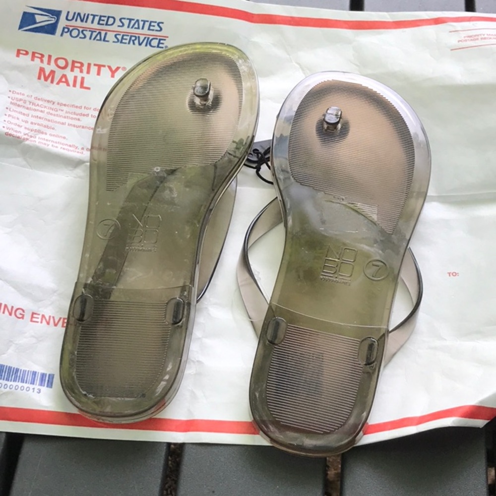 NWOT No Boundaries NOBO Clear Gray Plastic Rubber Thongs Sandals Flip Flops 7